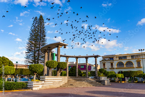 Día soleado en la Plaza de Armas de Tepic, Nayarit, durante Semana Santa. 