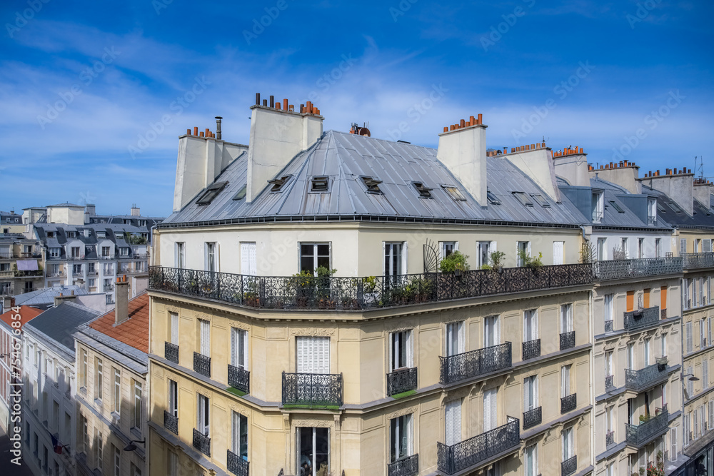Paris, beautiful building in the 17e arrondissement - obrazy, fototapety, plakaty 