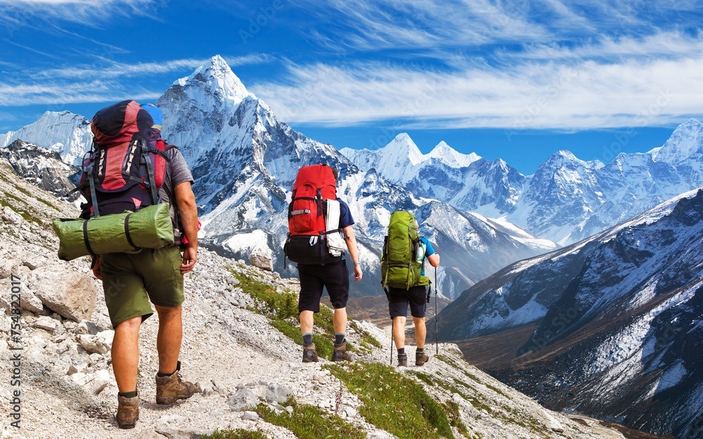 Mount Ama Dablam, three hikers, way Mt Everest base camp