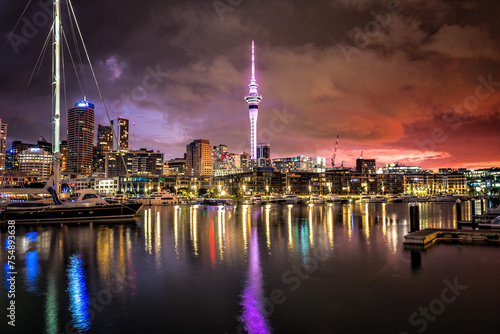 Obraz na płótnie views of auckland harbour and skyline at background w salonie