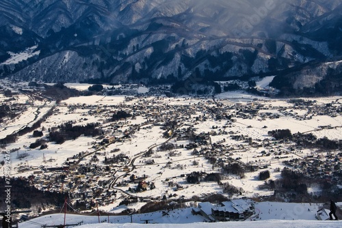 八方尾根スキー場と白馬村
