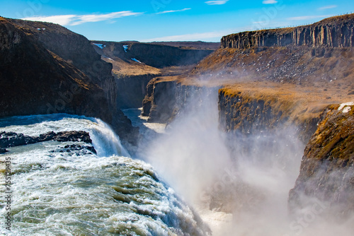 Fototapeta Naklejka Na Ścianę i Meble -  Golden Falls - The Spectacular Gullfoss Waterfalls of Iceland