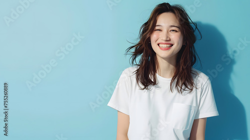 元気な日本人女性のナチュラルポートレート