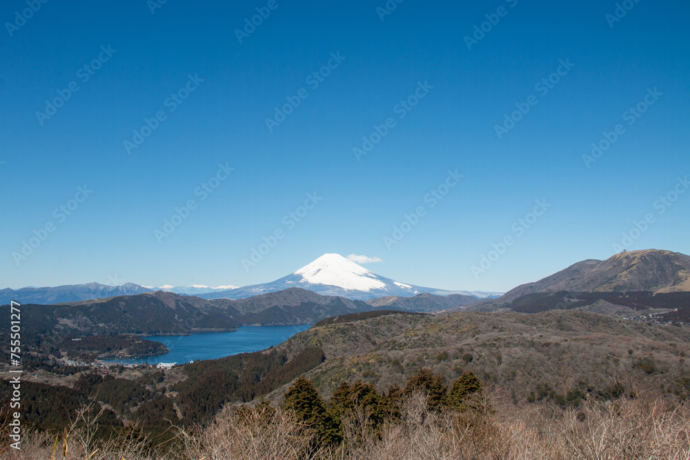 晴天の箱根と富士山 晴天の箱根と富士山