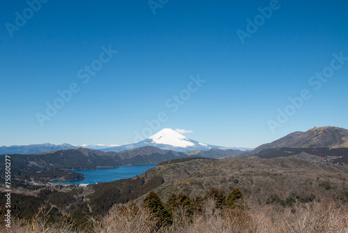 晴天の箱根と富士山 © leap111