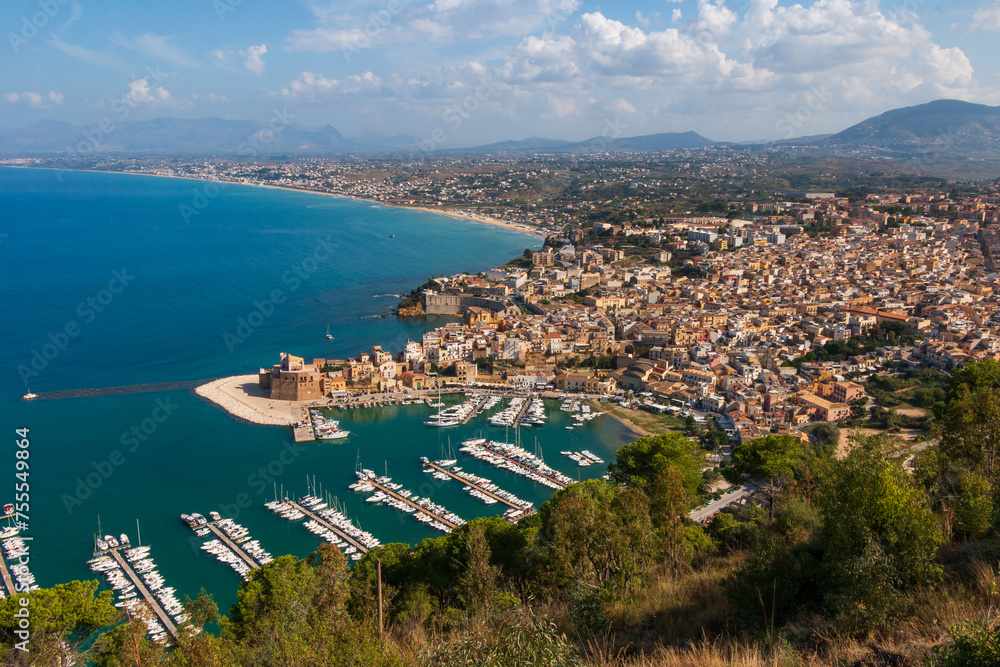 panoramic view of the Sicilian coast from the Castellammare del Golfo viewpoint.