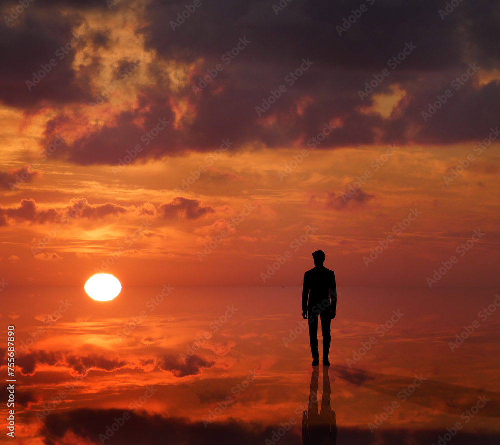 Silhouette Mann Körper - Spiegelung Meer und Sonnenuntergang Silhouette Mann Körper - Spiegelung Meer und Sonnenuntergang