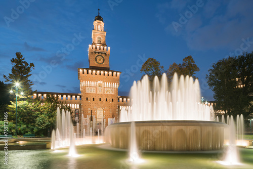 Piazza Castello Springbrunnen, Torre del Filarete, Mailand, Lombardei, Italien