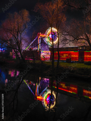 Barbarossamarkt in Gelnhausen - Spiegelungen photo