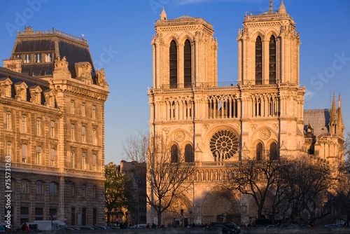Frankreich, Paris, Ile de France, 4. Arrondissement, Hotel de Ville, Ile de la Cité, Notre Dame, Kathedrale, Westfassade, gotisch, Gotik, Abendsonne