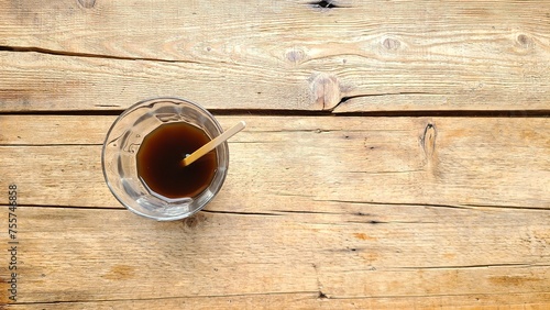 テーブルの上のコーヒー