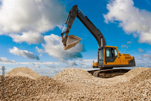 Crawler excavator on pile o...
