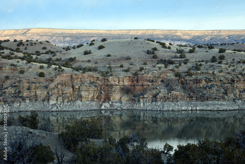 Fototapeta premium Landscape at Abiquiu Dam
