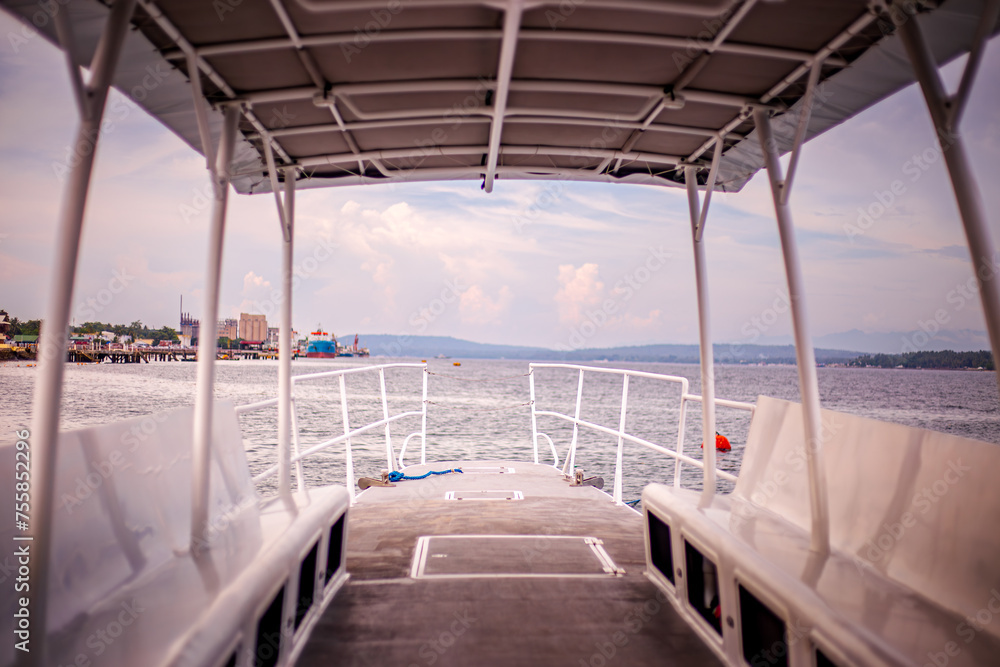 Fototapeta premium Boat by the Beach in Samal Island Philippines