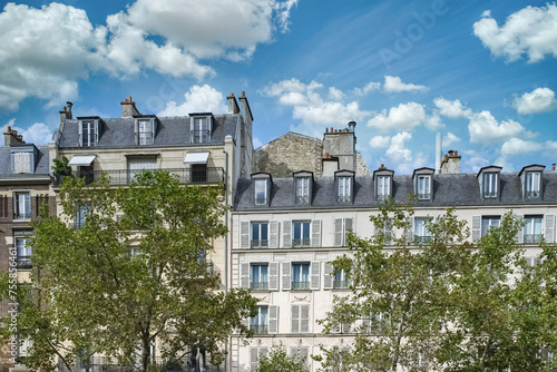 Photography Paris, beautiful building in a luxury district