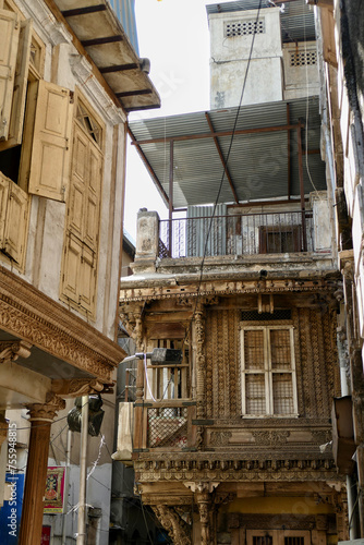 Alleyway in the old town of Ahmedabad, India © Schneestarre