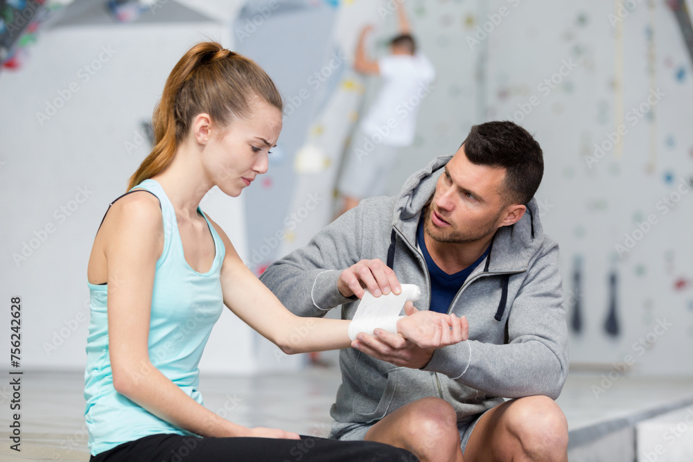 Obraz premium woman suffered with wrist pain