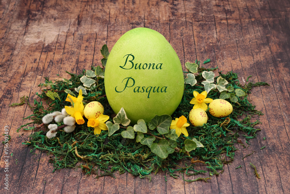 Biglietto d'auguri Buona Pasqua: Uovo di Pasqua con la scritta Buona Pasqua con fiori. - obrazy, fototapety, plakaty 