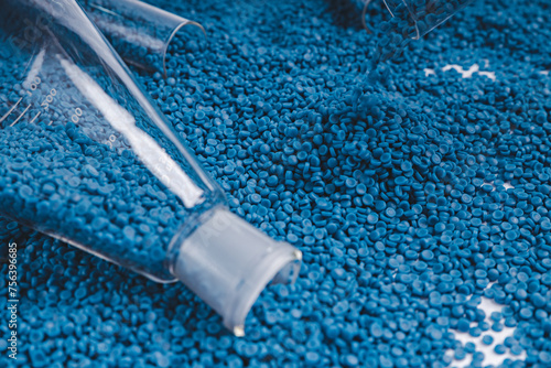 White plastic grain, plastic polymer granules,hand hold Polymer pellets, Raw materials for making water pipes, Plastics from petrochemicals and compound extrusion, resin from plant polyethylene.