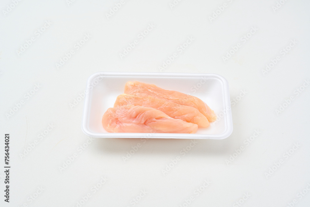 トレイにのった鶏ささみ肉 トレイにのった鶏ささみ肉