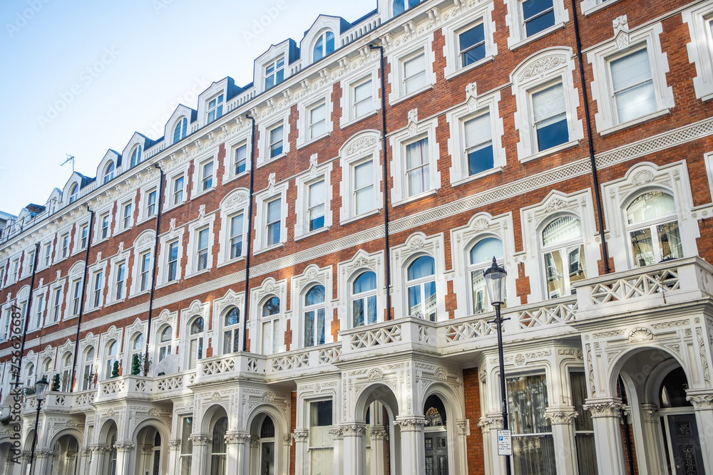 LONDON- Beautiful Georgian architecture of London townhouses in South Kensington LONDON- Beautiful Georgian architecture of London townhouses in South Kensington