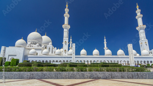 Fotografie Sheikh Zayed Grand Mosque timelapse hyperlapse in Abu Dhabi, the capital city of