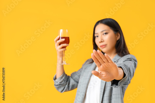 Beautiful Asian businesswom...