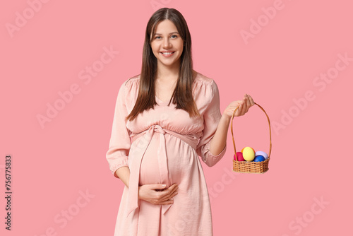 Beautiful young pregnant wo...