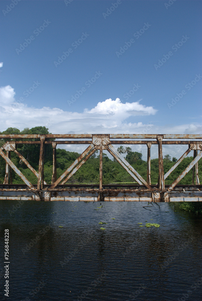 Puentes,testigos de un pasado que no volvera cuando circulaban los trenes. Puentes,testigos de un pasado que no volvera cuando circulaban los trenes.