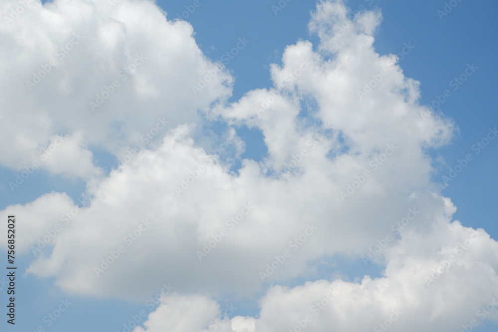 Obraz premium blue sky with cloud. natural background with copy space.