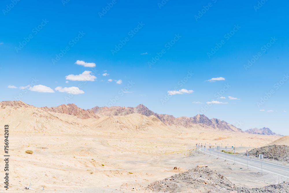 The vast uninhabited land on the national highway from Xinjiang, China to Qinghai