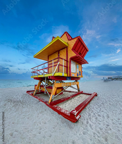 lifeguard tower on the beach © Niko