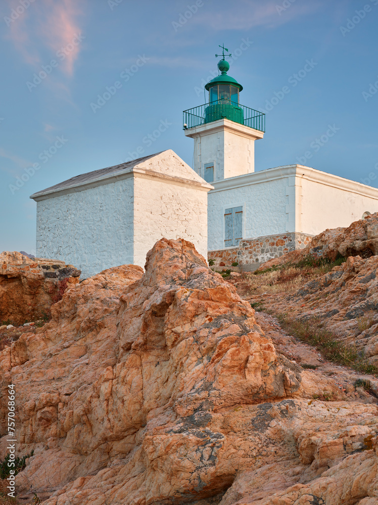 Leuchtturm bei L'Ile Rousse, Korsika, Frankreich