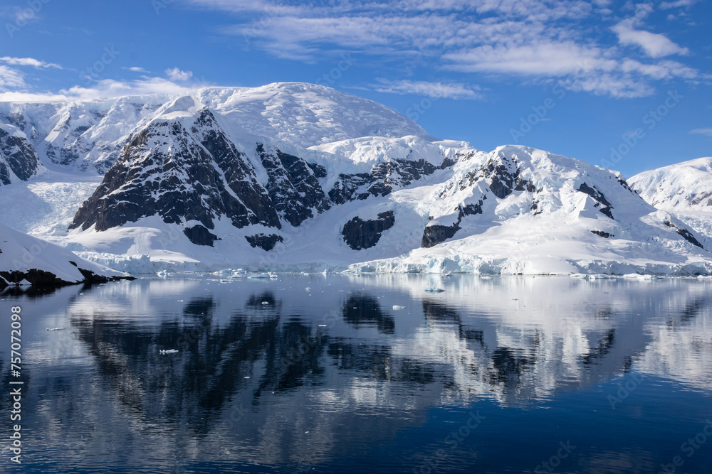 Paradise bay en Antarctique avec un ciel bien dégagé