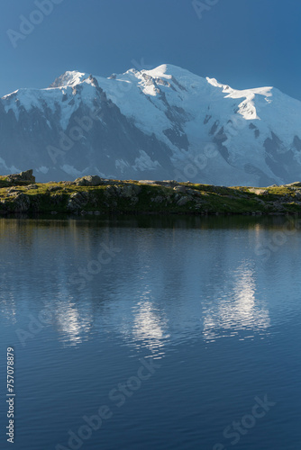Lac De Cheserys, Aiguilles Midi, Mont Blanc, Haute-Savoie, Frankreich photo