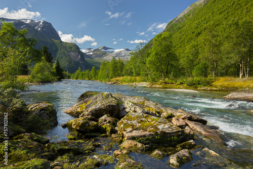 Fototapeta Naklejka Na Ścianę i Meble -  Fluss Valldöla, Meiadalen, Möre og Romsdal, Norwegen