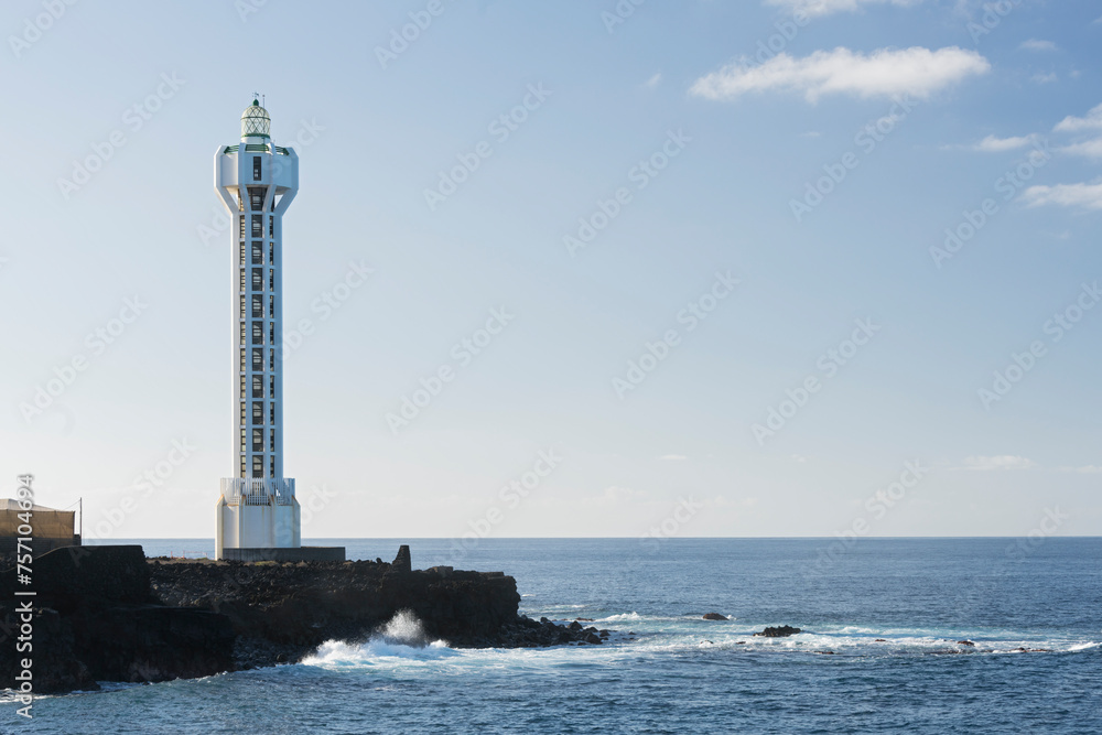 Leuchtturm am Punto de la Lava, Las Hoyas, Insel La Palma, Kanarische Inseln, Spanien - obrazy, fototapety, plakaty 