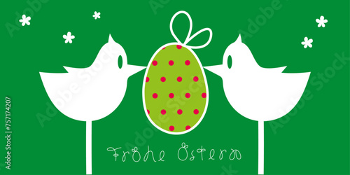 Gepunktetes Osterei gehalten von zwei Vögeln auf grünem Hintergrund im minimalistischem Stil