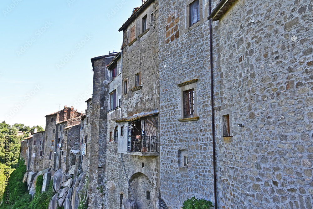 Vitorchiano, panorama dalle mura esterne - Viterbo, Tuscia Lazio Vitorchiano, panorama dalle mura esterne - Viterbo, Tuscia Lazio