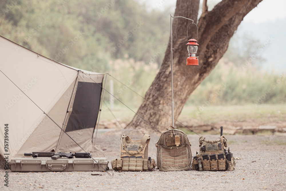 Camping tents for military groups to use for planning military meetings or for resting. - obrazy, fototapety, plakaty 