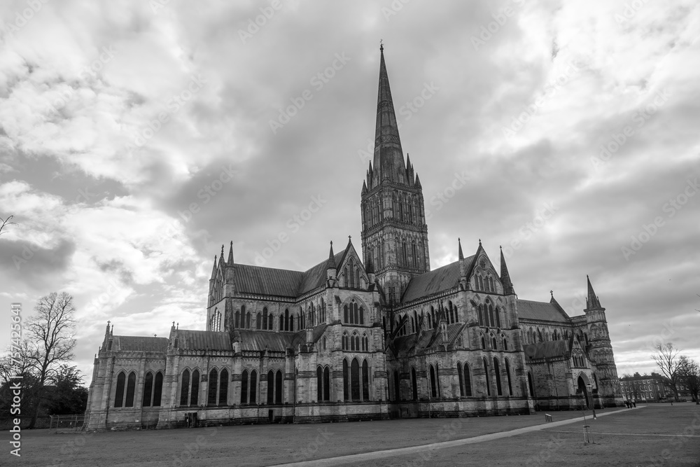 Salisbury cathedral Britain’s tallest spire Wilstshire England in black and white
