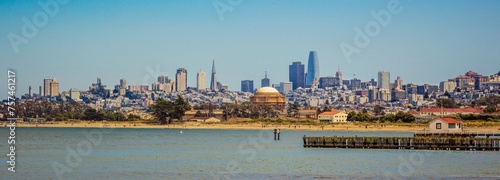 Sunny Bay Vista: San Francisco Skyline Panorama in 4K Ultra HD