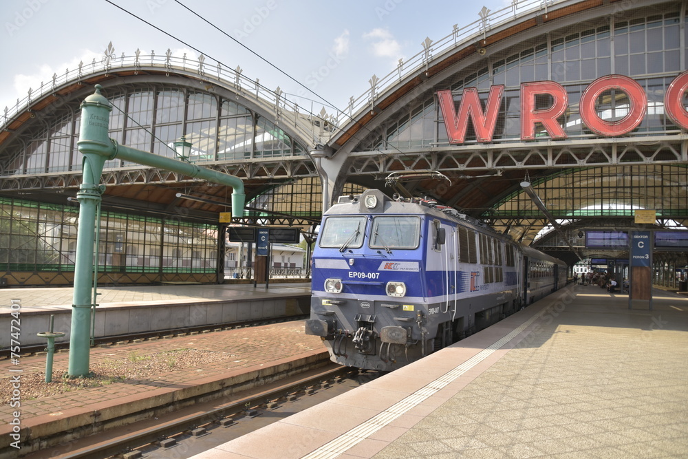 Zabytkowa stacja kolejowa, Wrocław Główny, dworzec PKP, największe