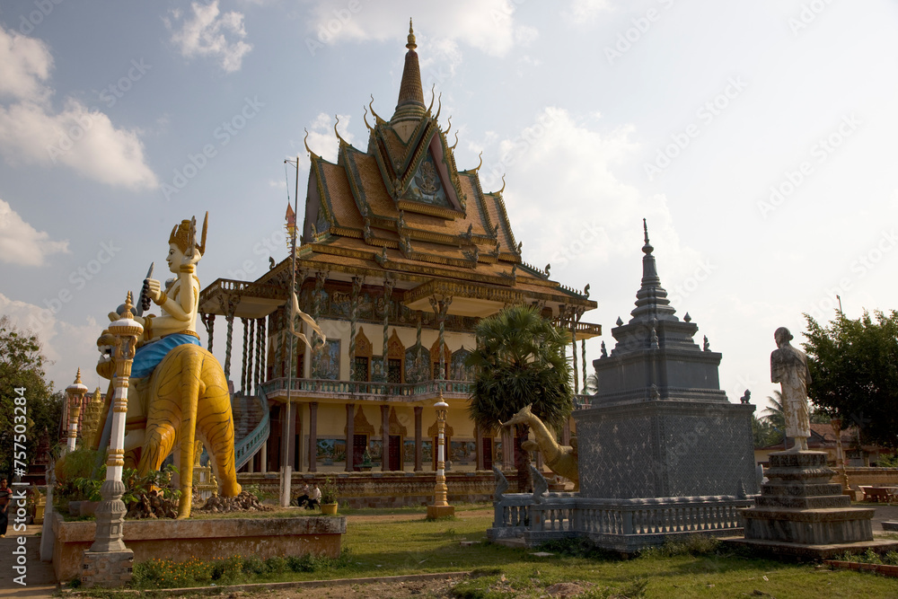 Fototapeta premium Temple Wat Phnom Sampeau Cambodia on an autumn sunny day.