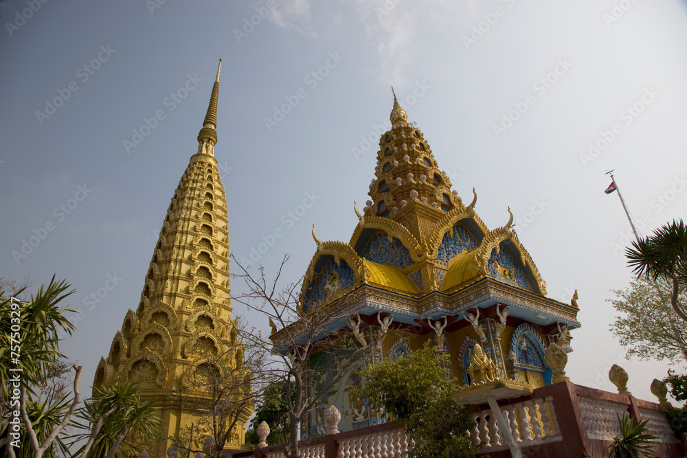 Fototapeta premium Temple Wat Phnom Sampeau Cambodia on an autumn sunny day.