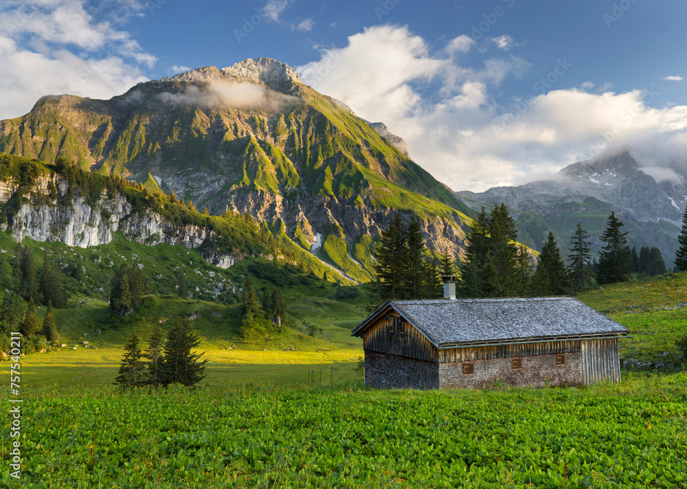 Holzhütte, Juppenspitze, Lechquellengebirge, Vorarlberg, Österreich