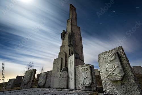 Obraz na płótnie Monument to the fallen of the world wars at Passo delle Fittanze. Erbezzo, Lessinia, Veneto, Italy. w salonie