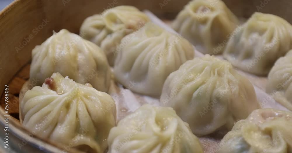 Close -up, hot, small buns, buns, water vapor Close -up, hot, small buns, buns, water vapor