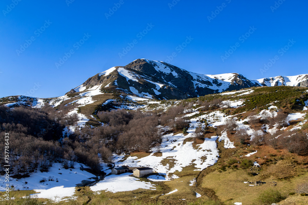 Snow-capped mountains in the Leonese mountain, more specifically in the Riaño mountain regional park. Leon, Spain.