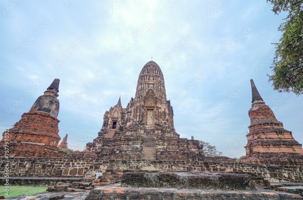Wat Ratchaburana, Ayutthaya Province, Thailand, is the oldest temple built in 1424. See pictures of the old remains until today, taken on 26-01-2024. Wat Ratchaburana, Ayutthaya Province, Thailand, is the oldest temple built in 1424. See pictures of the old remains until today, taken on 26-01-2024.